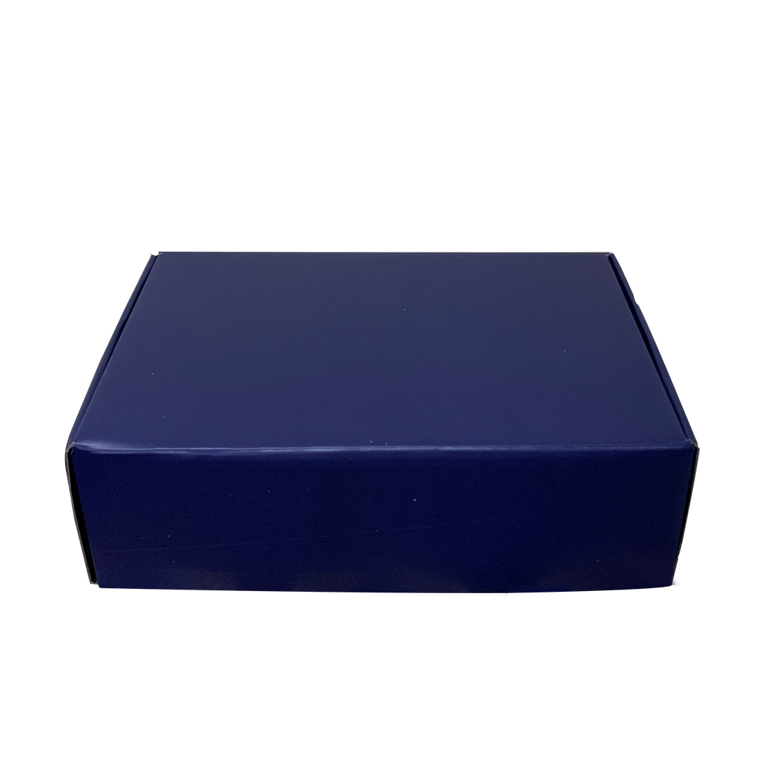 Marineblaue E-Commerce-Box aus Wellpappe
